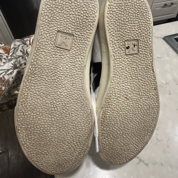 Veja Men's White Sneakers with Black Accents - Picture 8 of 9